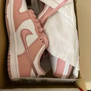 Dunk Low Pink Velvet